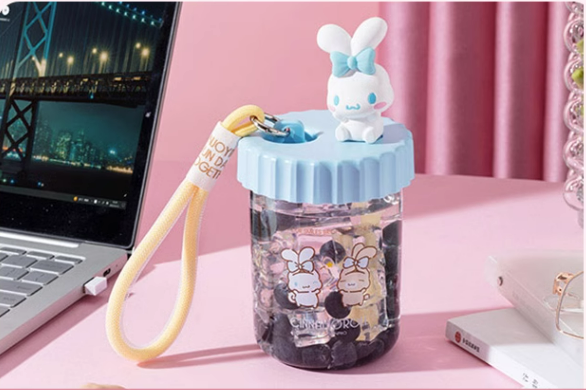 Sanrio Hand  Sippy cup