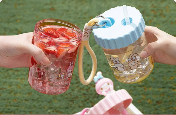 Sanrio Hand  Sippy cup