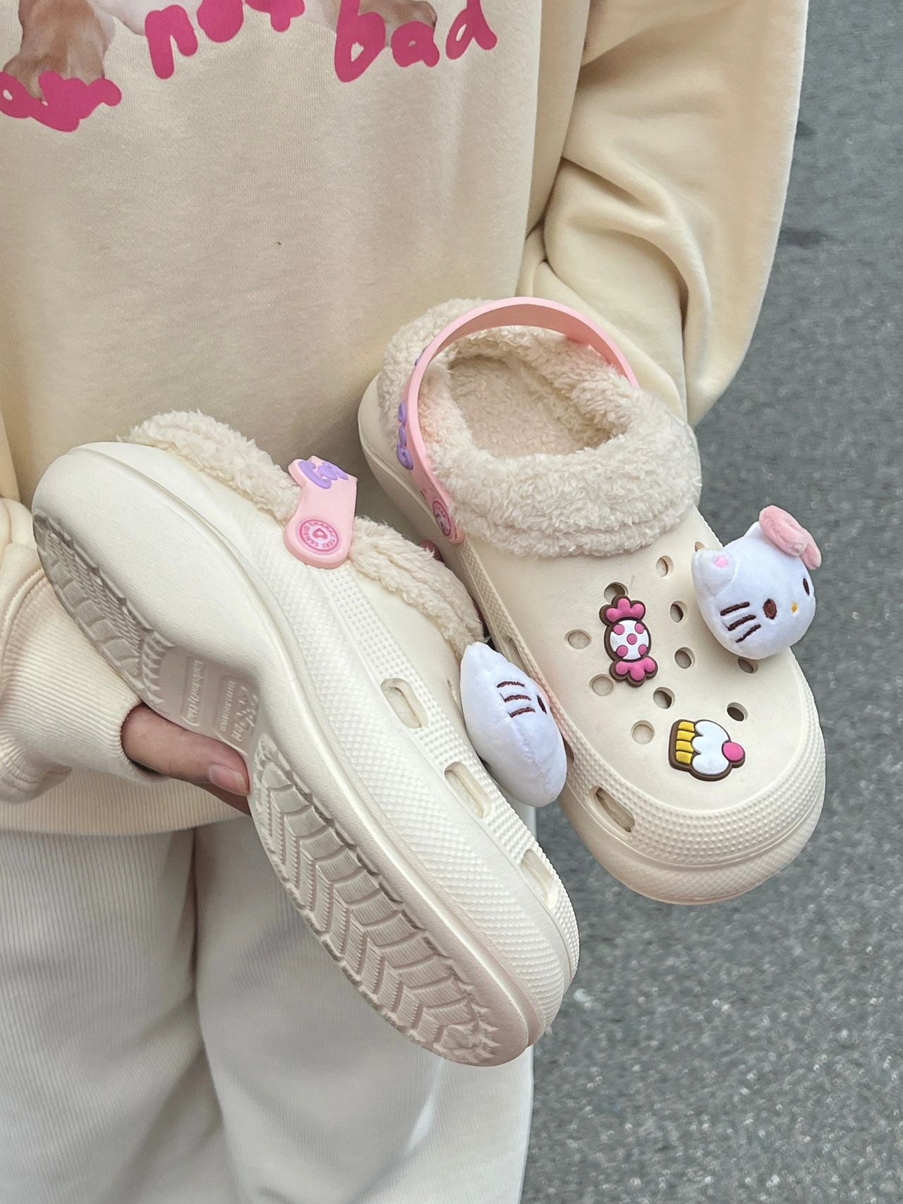 Sanrio Slides Fuzzy for Women Slippers Winter Warm Plush Comfy Non-Slip Waterproof House Cloud Slide Slippers for Indoor Outdoor