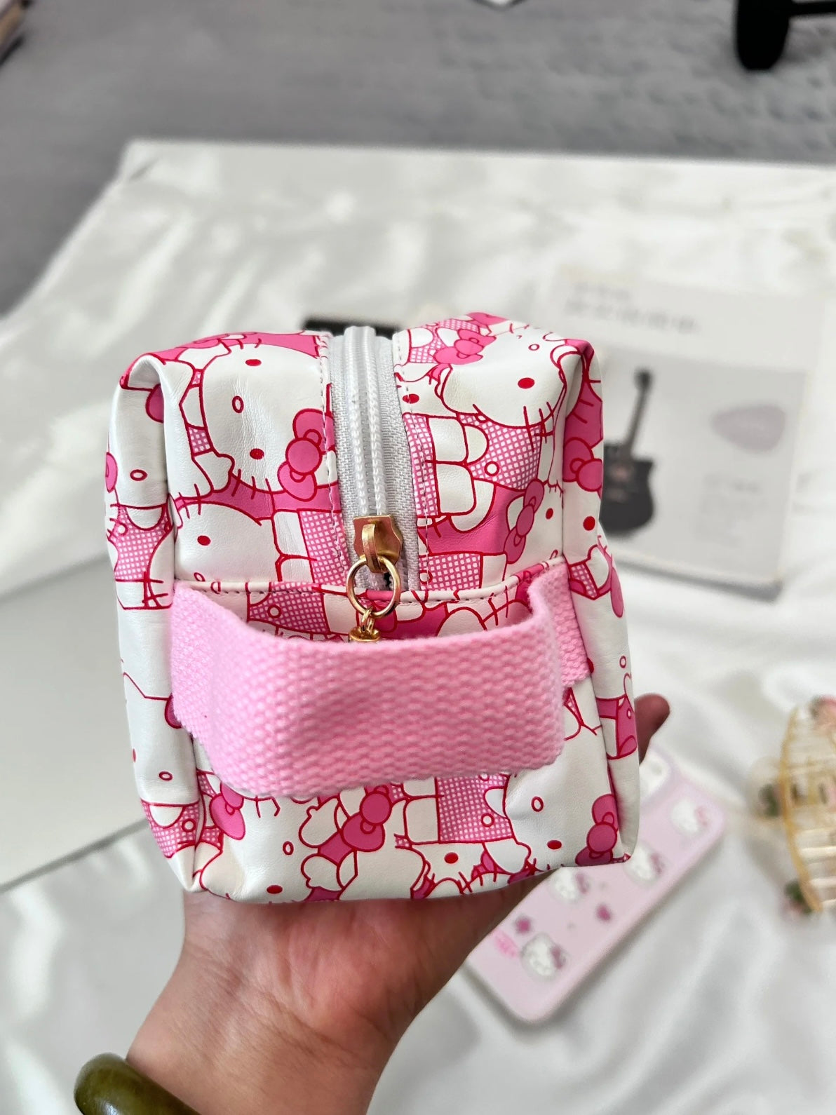 Hellokitty Travel Makeup Portable Storage Bag | Dividers for Cosmetics Makeup Brushes Toiletry Jewelry Digital Accessories