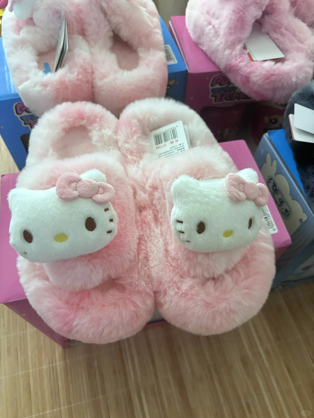 Hello Kitty / Kuromi Plush Fluffy Slippers Ladies home slippers